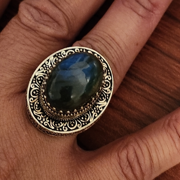 Labradorite Silver Ring - Picture 6 of 12